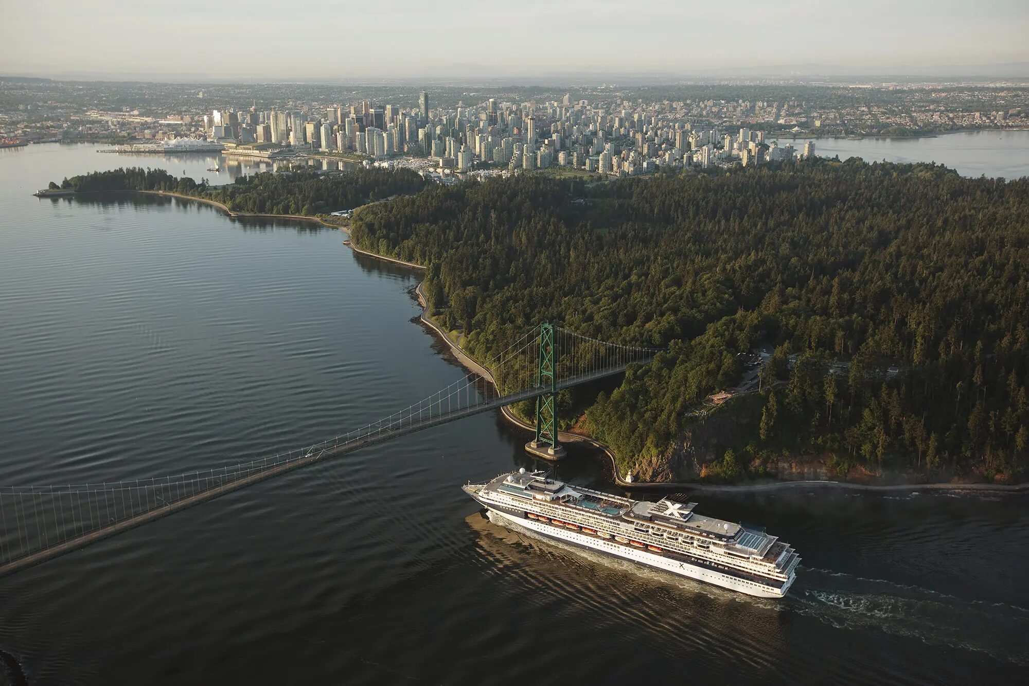 Cruise & Stay, Cruise Package at Pinnacle Hotel Harbourfront, downtown Vancouver